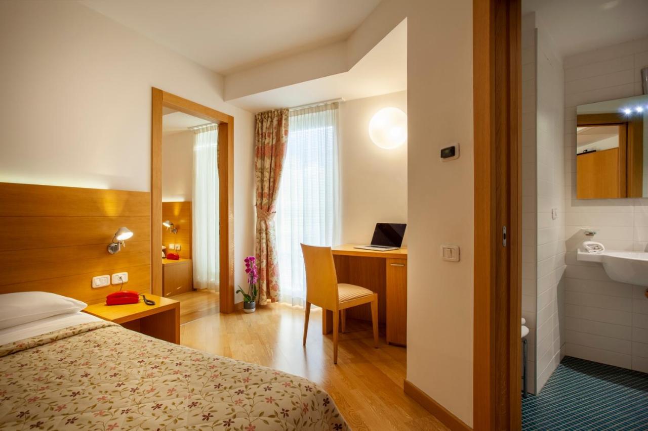 Hotel Romanda ليفيكو ترمي المظهر الخارجي الصورة