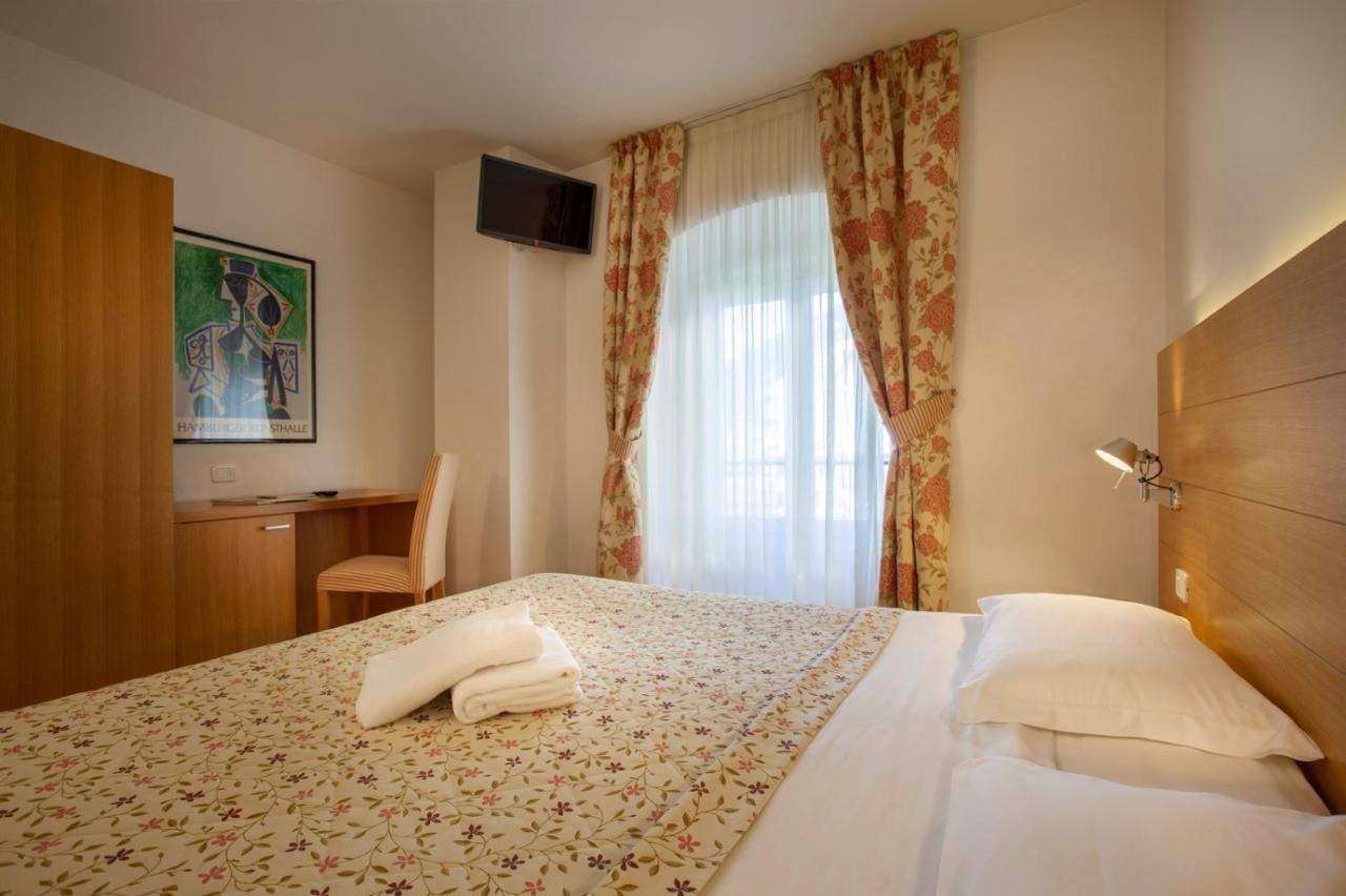 Hotel Romanda ليفيكو ترمي المظهر الخارجي الصورة