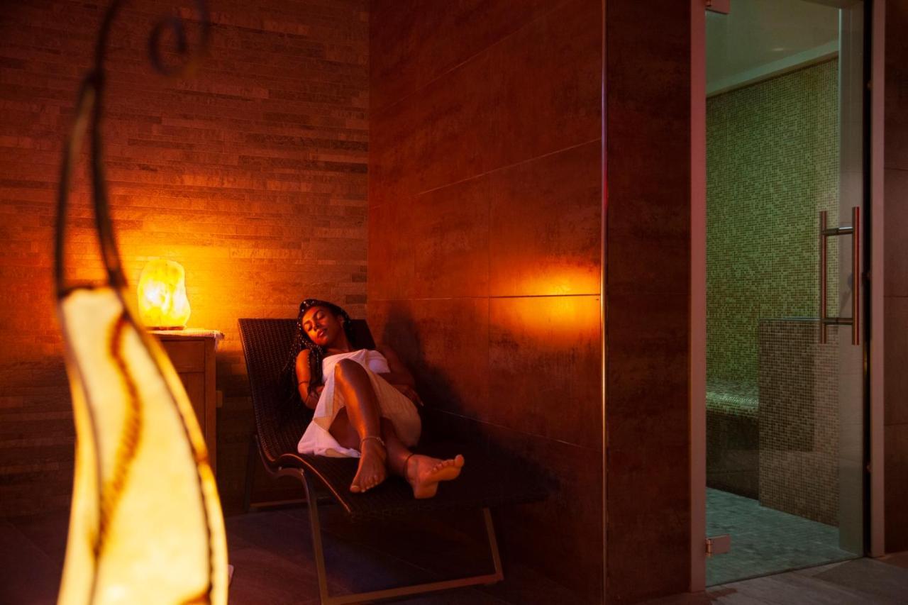 Hotel Romanda ليفيكو ترمي المظهر الخارجي الصورة